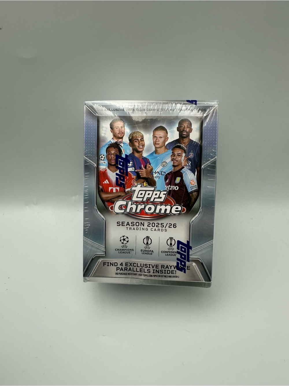 Topps Chrome Trading Card Box - Silver Blue Players Artwork